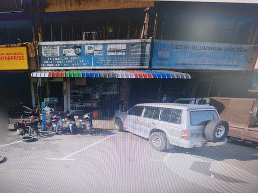 Pusat Keriting Rambut Yen Siang