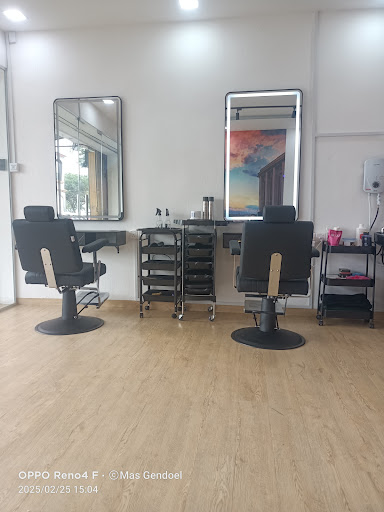 YUZZ SALON AND BARBER