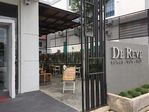 DeReve Saloon