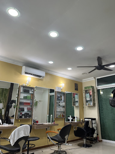 Facial & Solekan Siew Hair Saloon