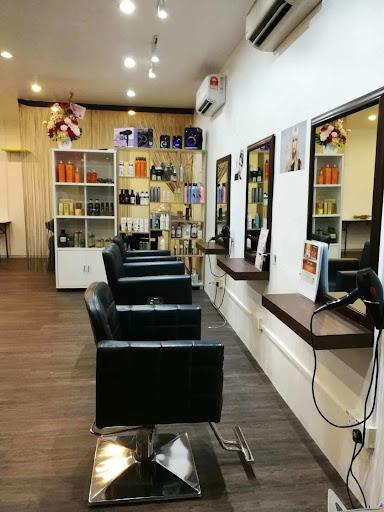 Ever best hair dressing and Make up salon