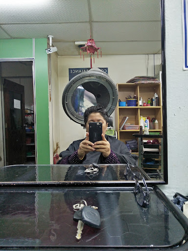 B & K Unisex Saloon