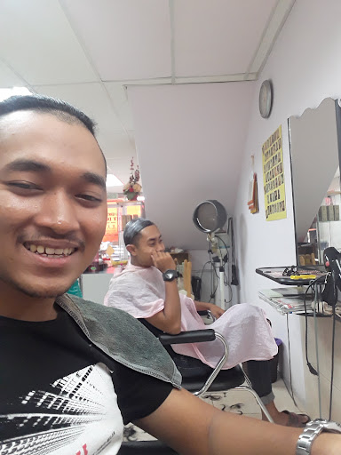Kedai Gunting Rambut Aswinis
