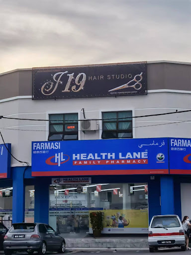 J 19 HAIR STUDIO