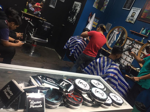 Eager Barbershop Raub