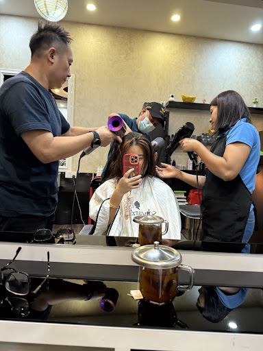 DSeven Hair Saloon
