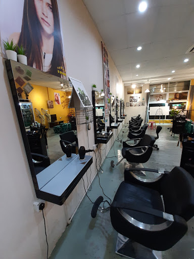 HAIR MAKER Professional Salon