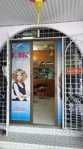 B. Bee Unisex Hair Saloon