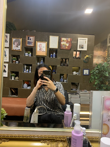 Cutting Edge The Premium Salon