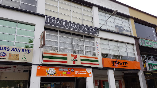 J'Hairtique Salon & Nail Studio
