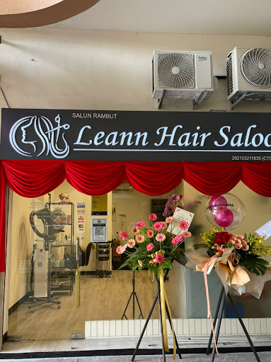 Leann Hair saloon
