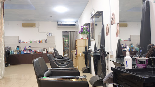 U shine hair & beauty saloon