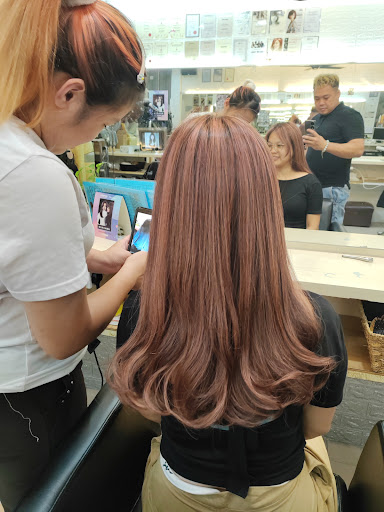 good looking unisex hair salon