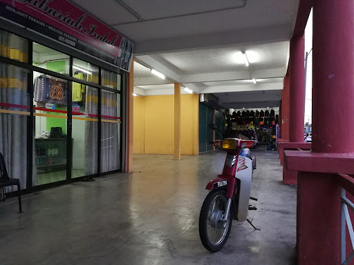 Kedai Gunting Rambut Pekan Lama