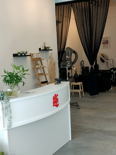 touch unisex Hair Salon