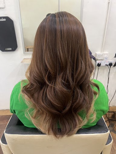 Ho Ho Cut Hair Saloon