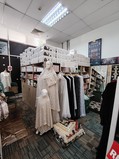 MALEEKA SALON & BOUTIQUE