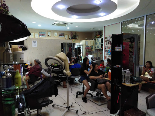 D'Priencess Hair & Beauty Salon