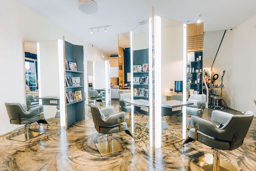 Royal Salon