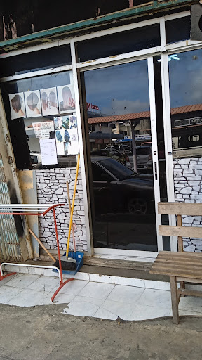 Phoenix Beauty Saloon