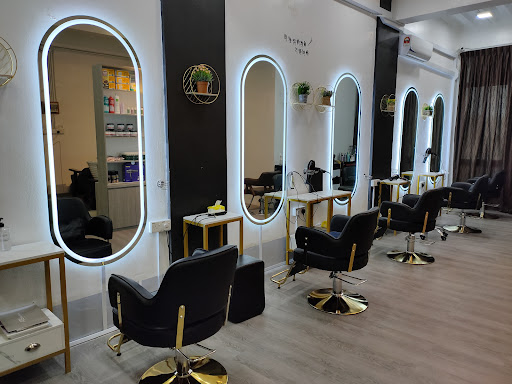 T & C HAIR SALON