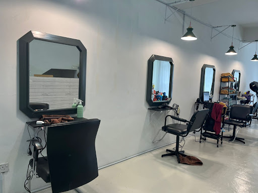 Pusat kecantikan Aura Zulia