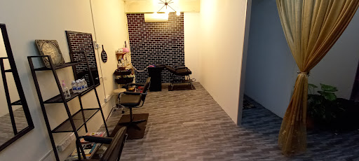 D'Chantek Aelisha Salon