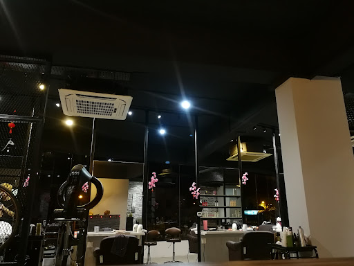 MinusOver hair studio@seri kembangan