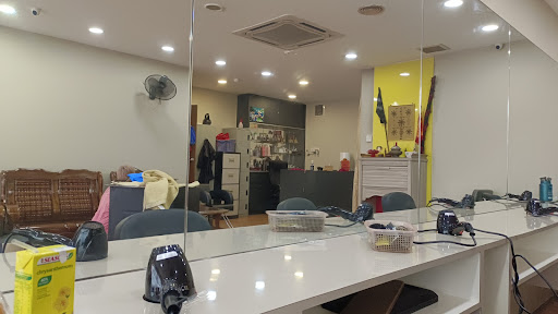 Sin Pagoda Unisex Hair Saloon