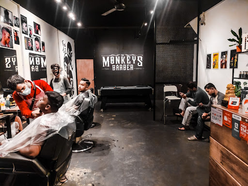The Monkeys Barber - Gunram