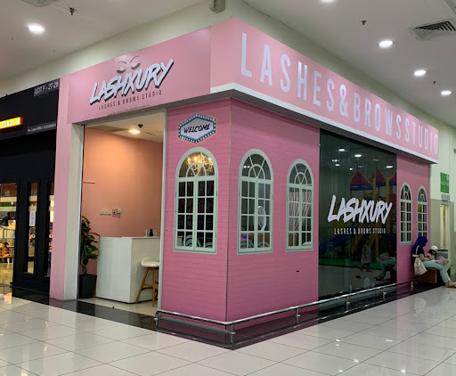 Lashxury Lashes & Brows Studio