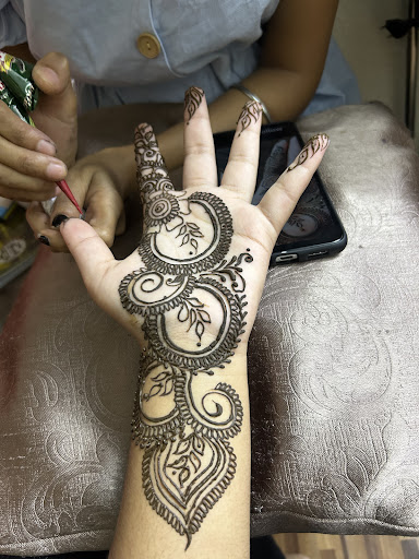 ESHANA BEAUTY SALOON