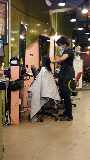 James De Pam Unisex Salon