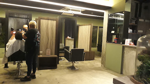 Cutdomos Hair Studio