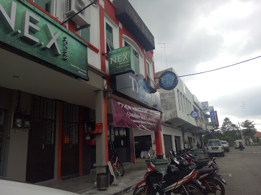 N.E.X SALOON