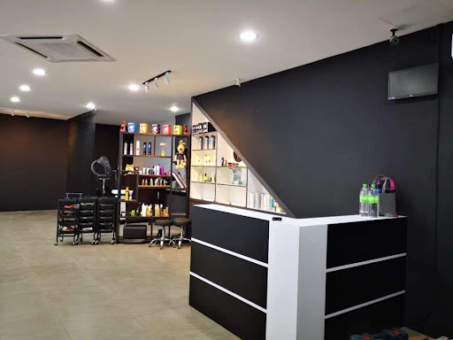 YY Black Salon