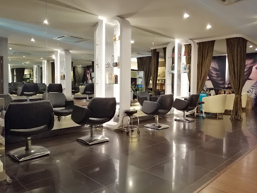 De' Coiffeur Hair Studio
