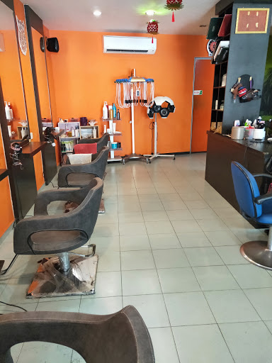 In Magic Hair Salon
