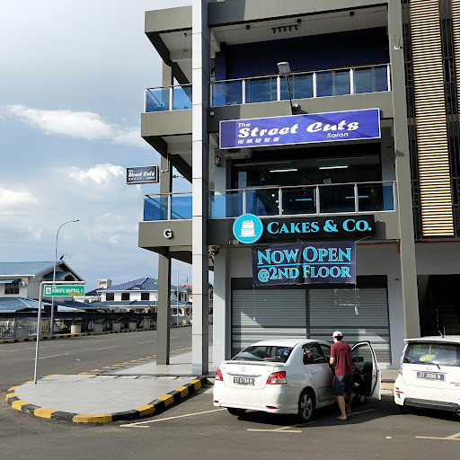 街头发型屋 (The Street Cuts Salon)